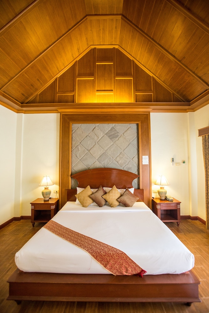 LANTA CASUARINA BEACH RESORT 18/59