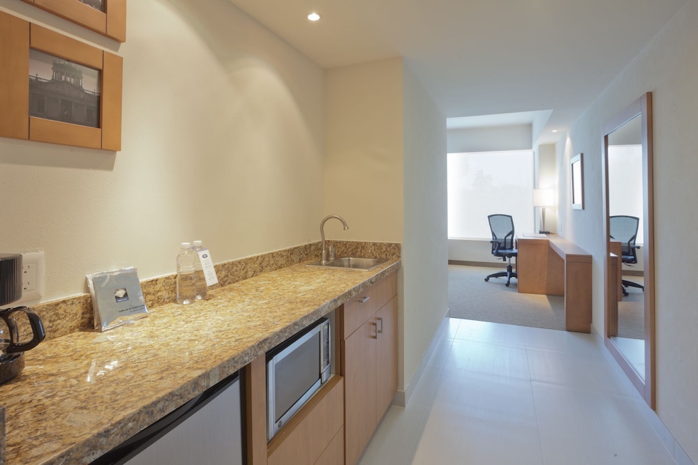 Hampton Inn by Hilton Guadalajara/Expo 40/48