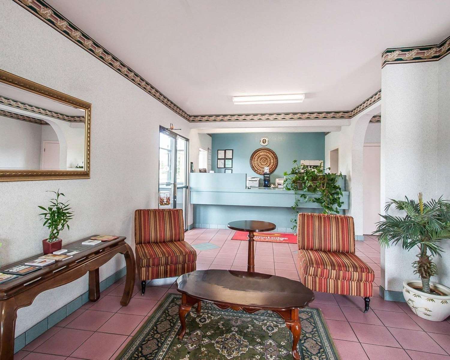 Econo Lodge Northport near University 7/36