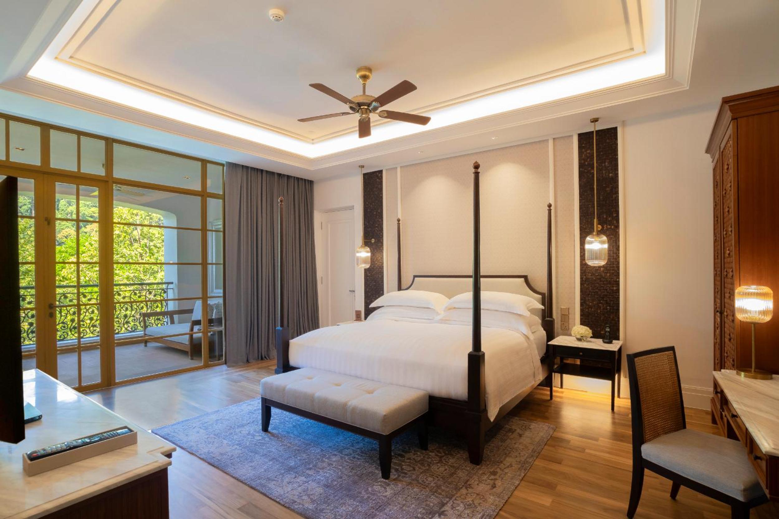 2 Bedrooms, Grand, Merchant, Suite, 2 Queen Beds