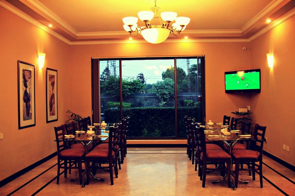 Bravo Hotel 16/17