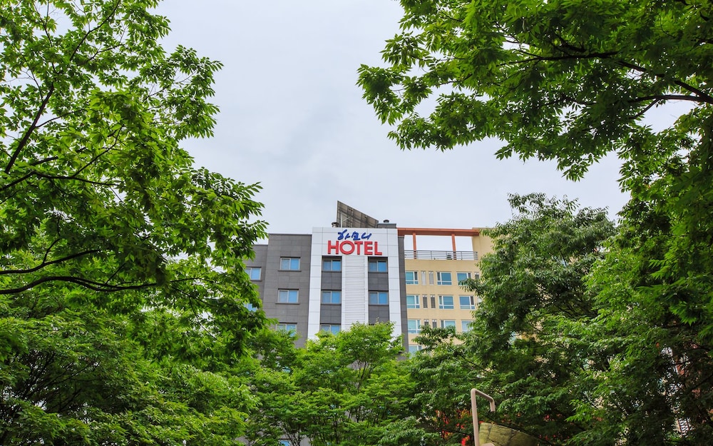 Harmony Hotel 3/55