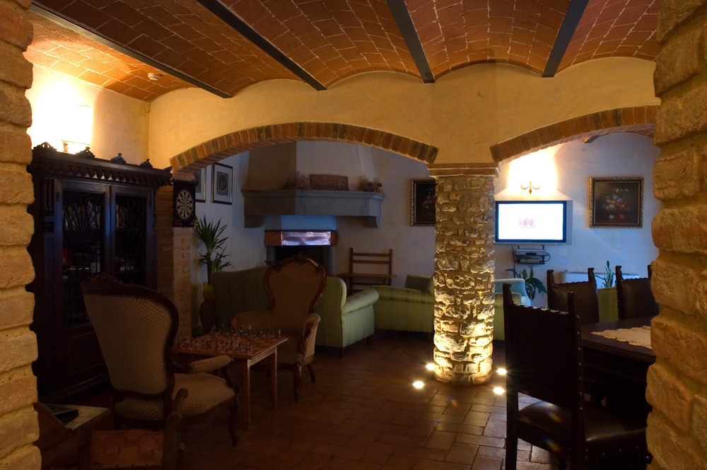 LE POZZE DI LECCHI HOTEL 16/31