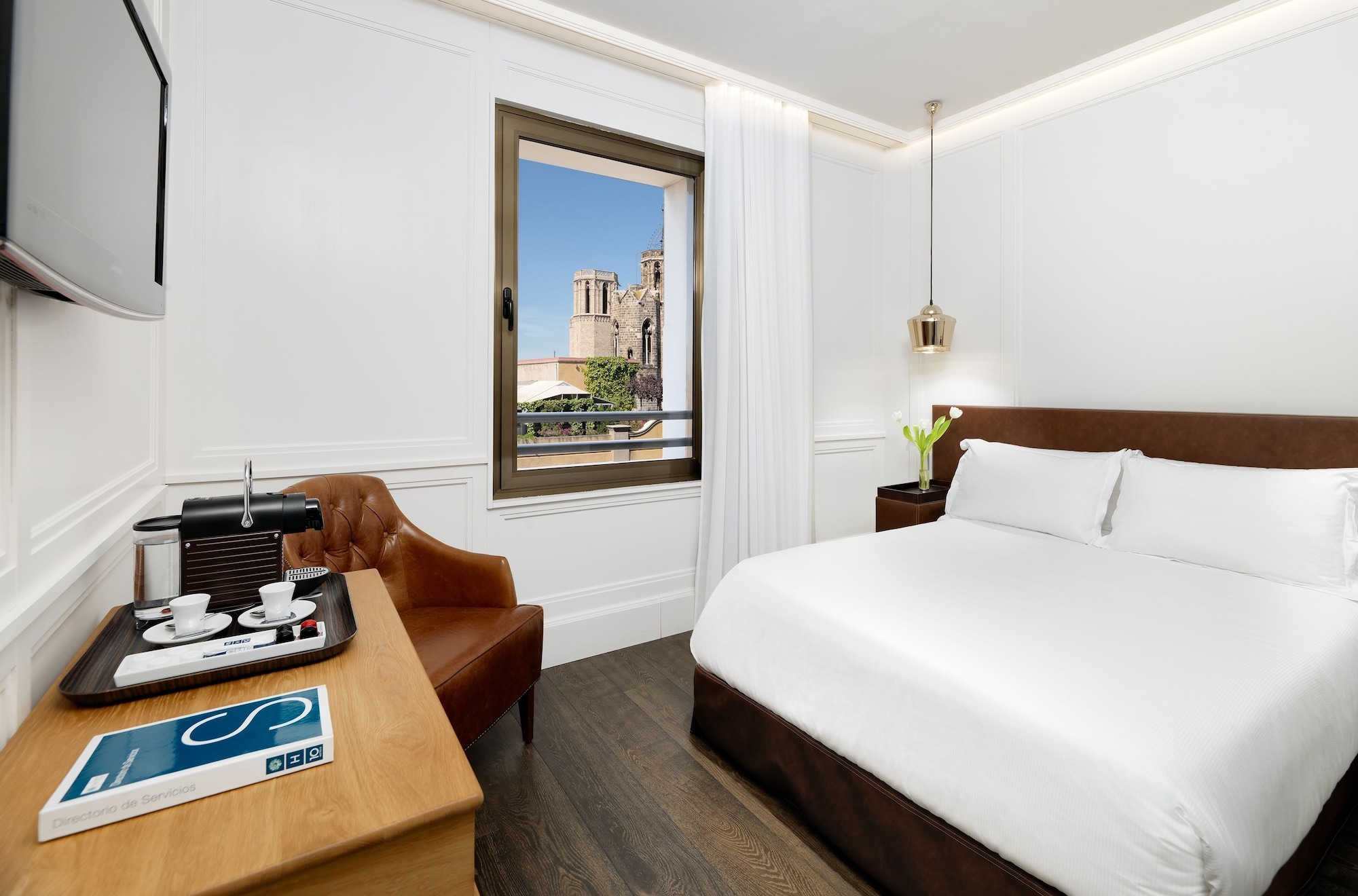 ROOM, DOUBLE BED, CITY VIEW