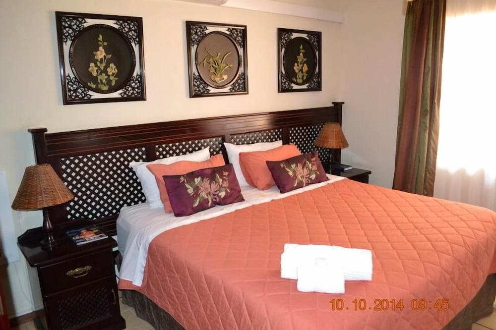 HONEYMOON, SUITE