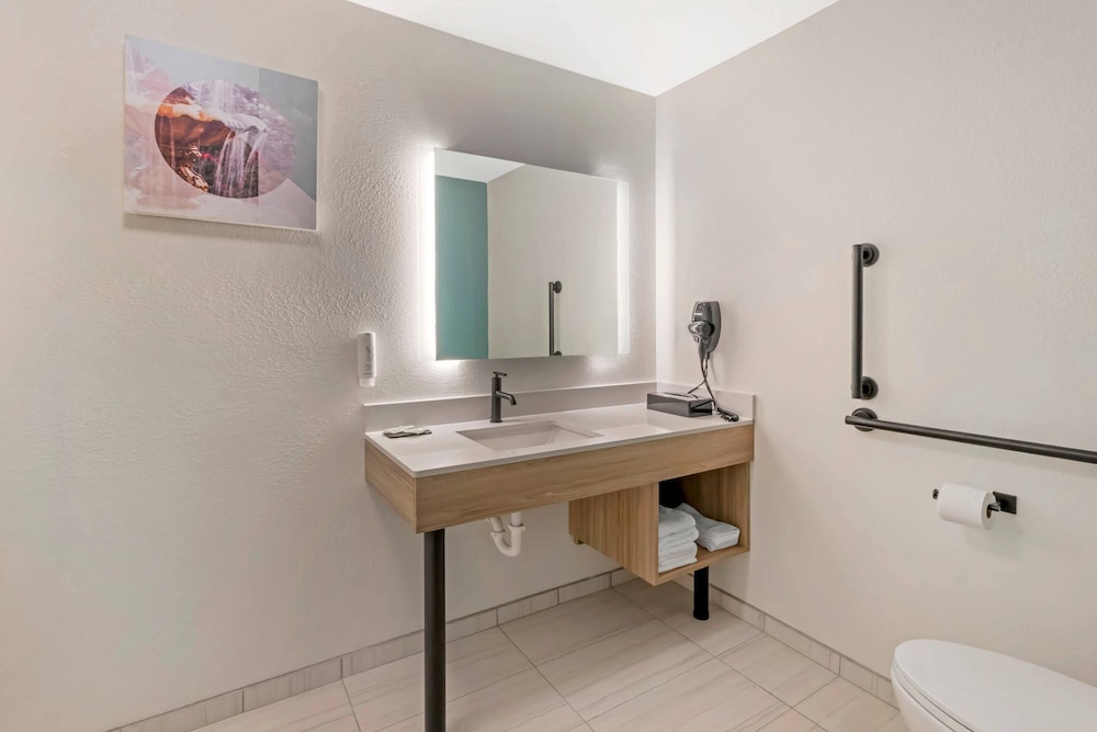 Sleep Inn & Suites Ashland City, TN 48/50