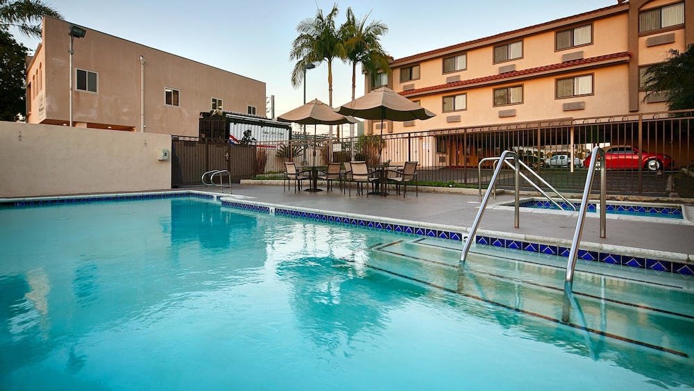 Best Western Los Alamitos Inn & Suites 7/38