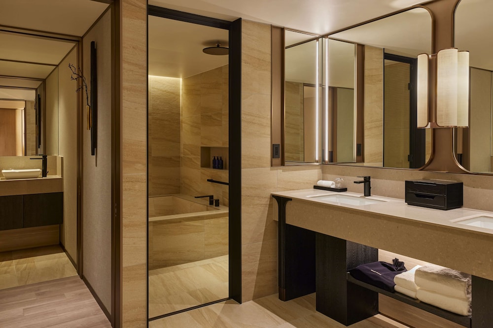 Dusit Thani Kyoto 50/53