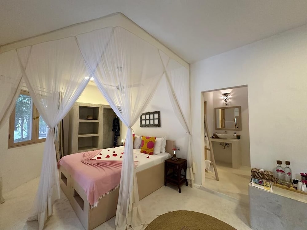 COMFORT, TRIPLE, SEA VIEW