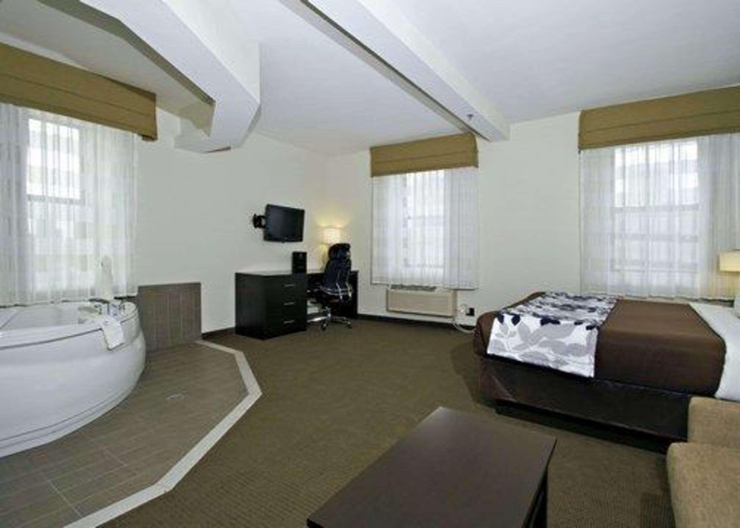 Sleep Inn & Suites Downtown Inner Harbor 19/30