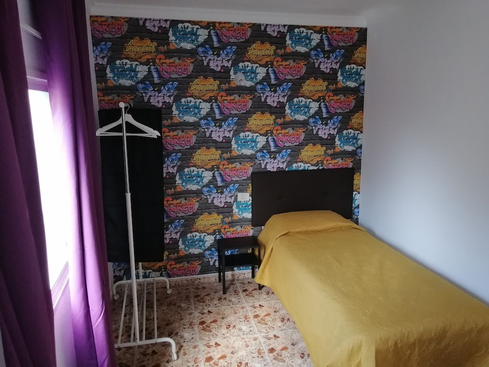 Hostal Alcaravaneras 16/43