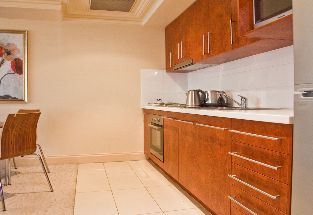 The Peninsula Riverside Serviced Apartments 4/73