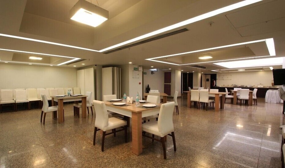 Hotel Ivory 32 50/63