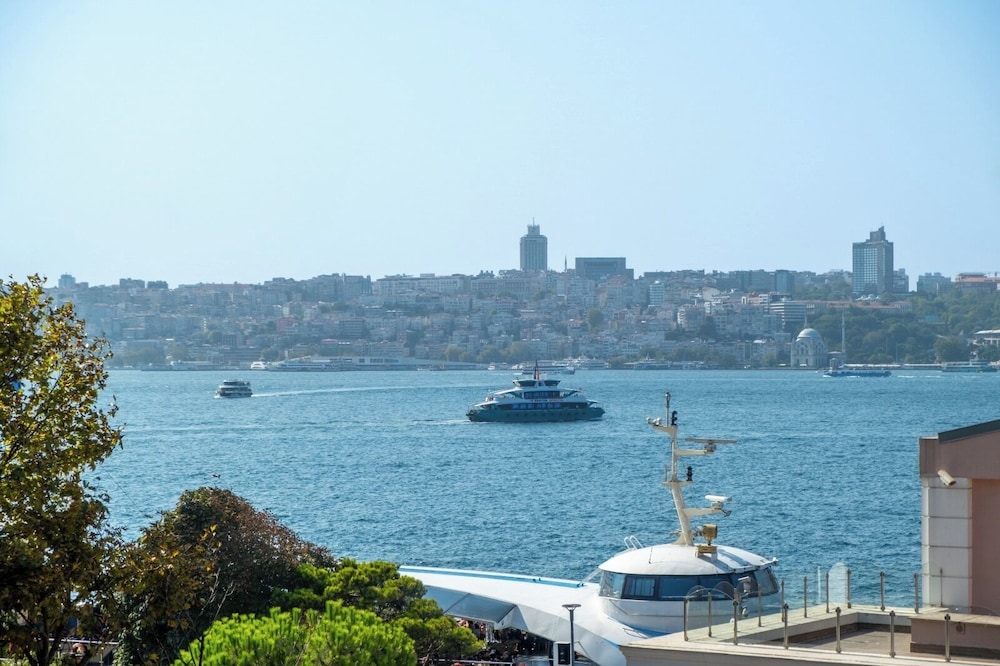 216 Bosphorus Suite 43/50