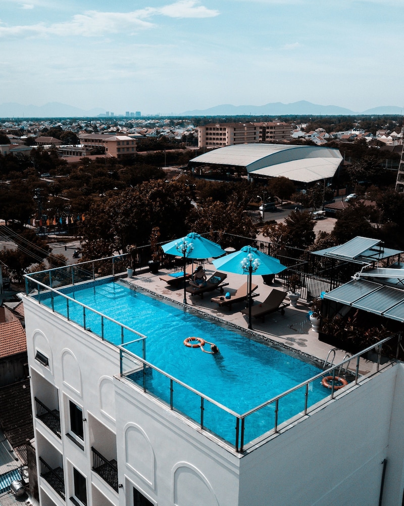 Uptown Hotel photo1