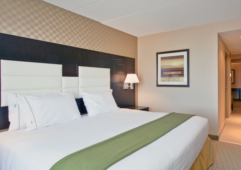 غرفة قياسية بسرير كينج لذوي الإعاقة