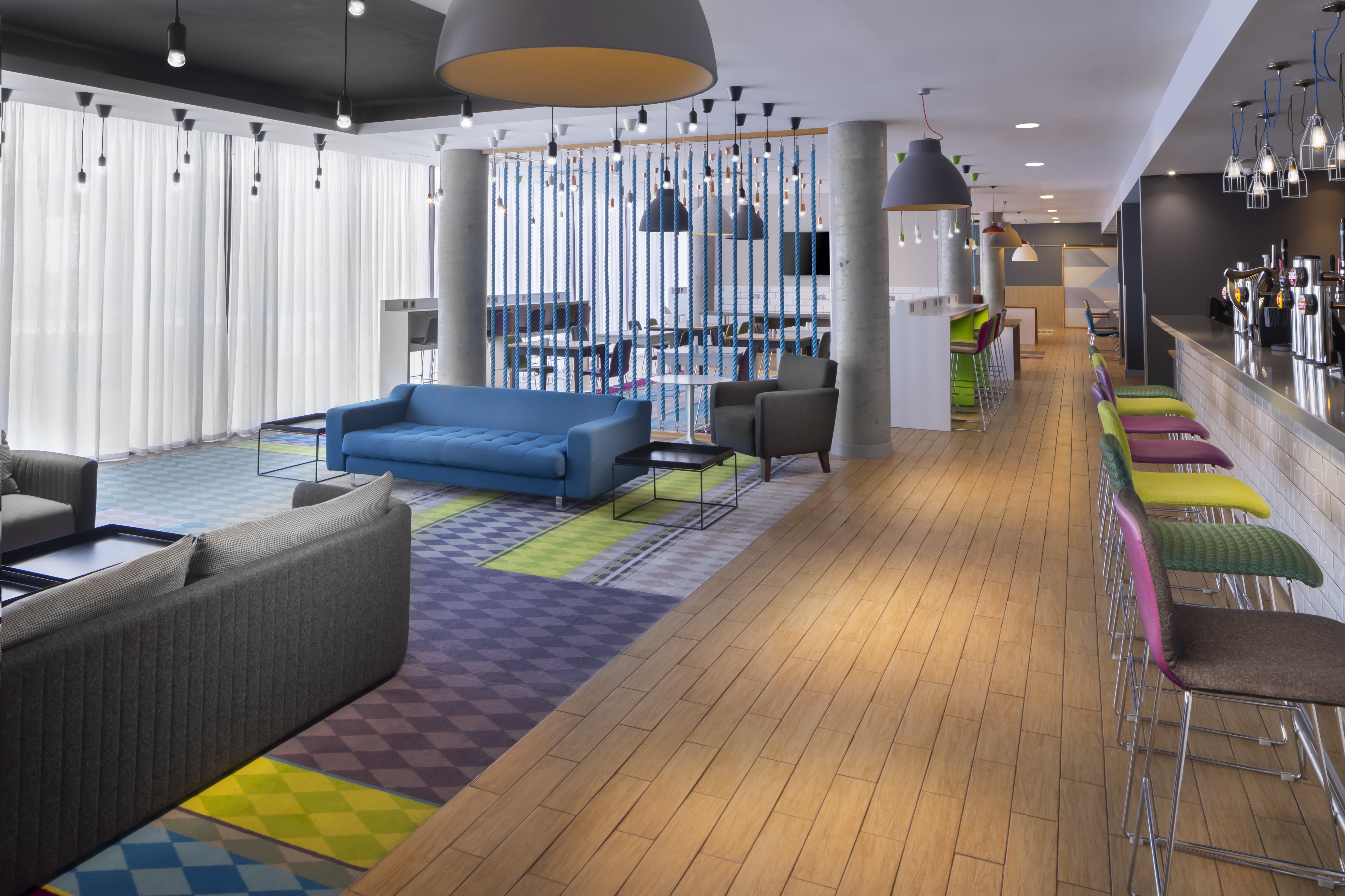 Holiday Inn Express Aberdeen Airport 45/72