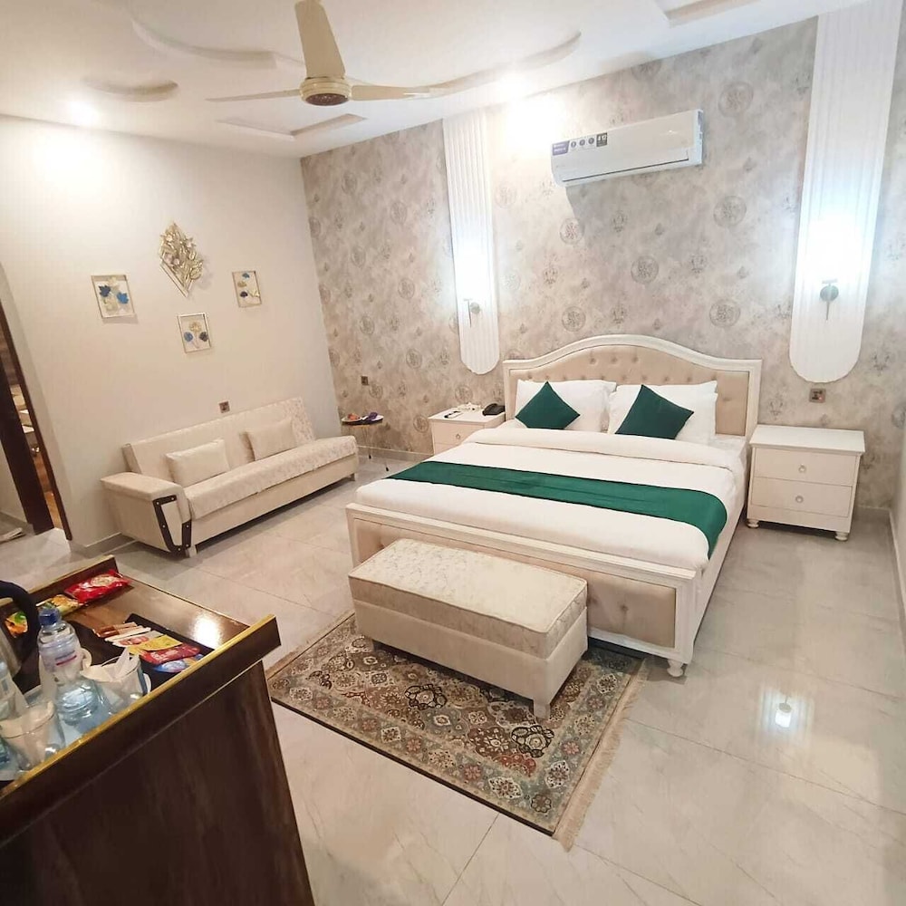Grand Shalimar Hotel 22/47