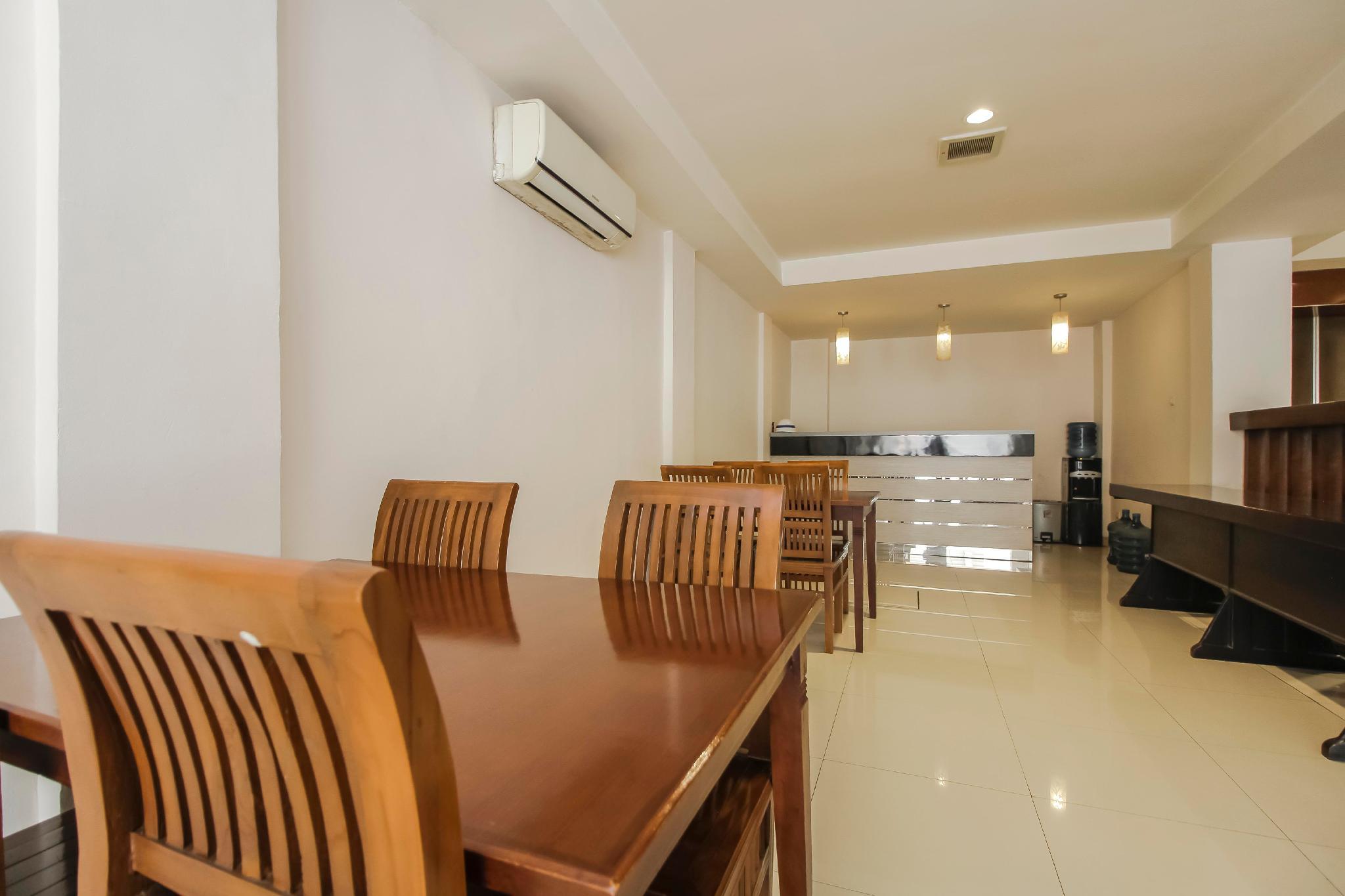 Reddoorz Plus Near Galaxy Bekasi 20/22