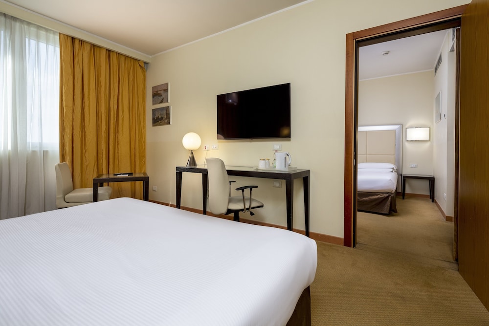 STANDARD, KING BED, ACCESSIBLE