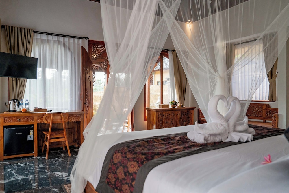 Grand, Villa, King Bed, Valley View, Private Pool
