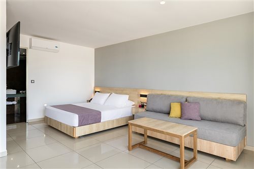 Room, Double or Twin Bed, Lateral Side Sea View