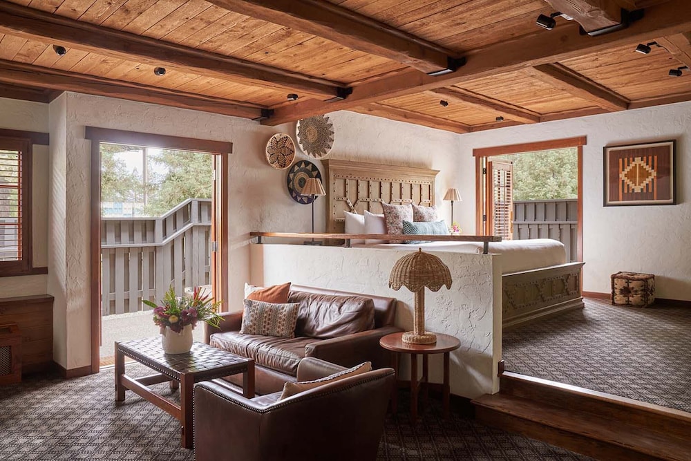 Rancho Caymus Inn 36/56