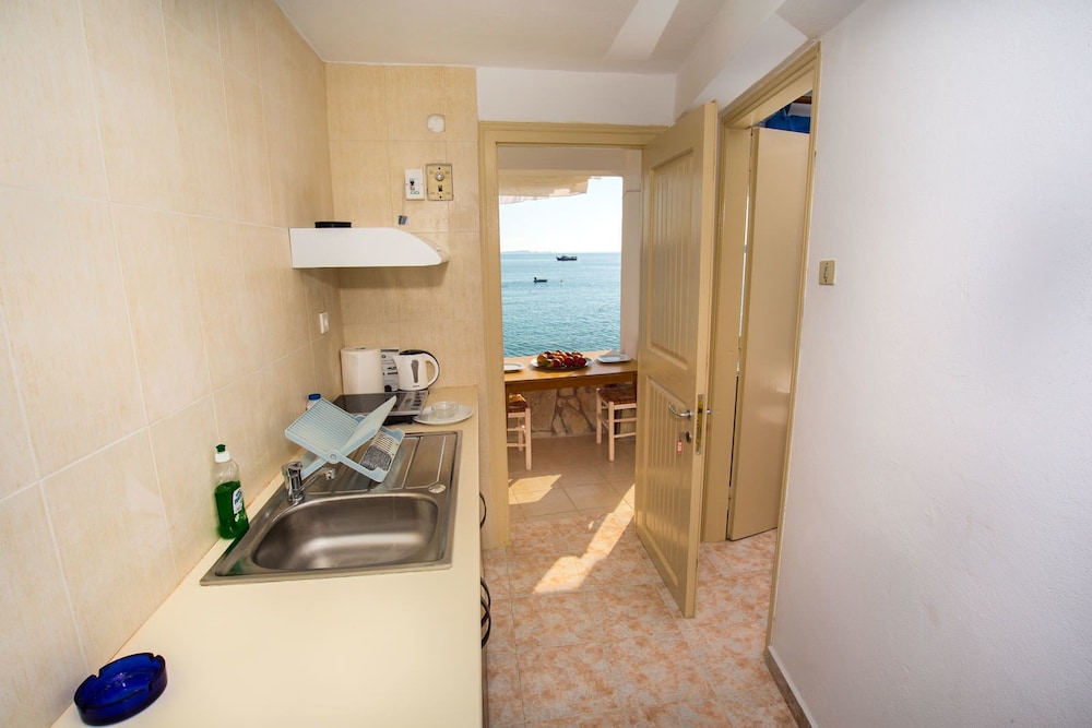 Petalides Apartments 23/24