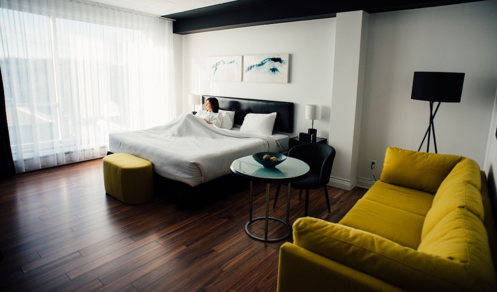 Hotel Chicoutimi 45/55