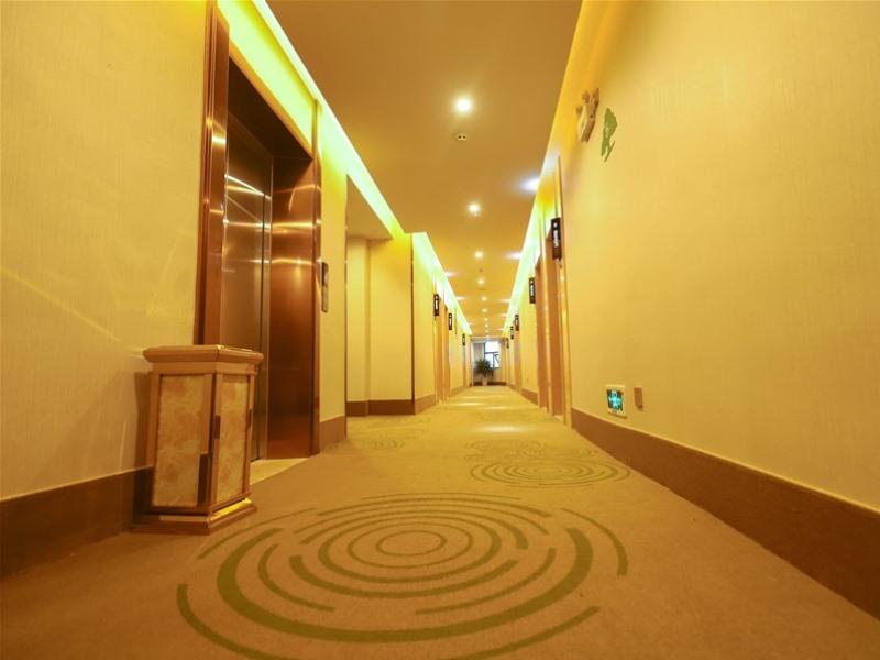 GreenTree Inn Yichun Development Zone Bus Terminal Express Hotel 20/28