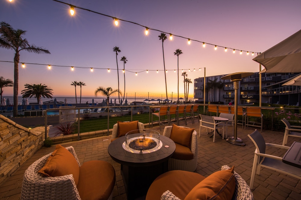 SeaCrest Oceanfront Hotel 51/70