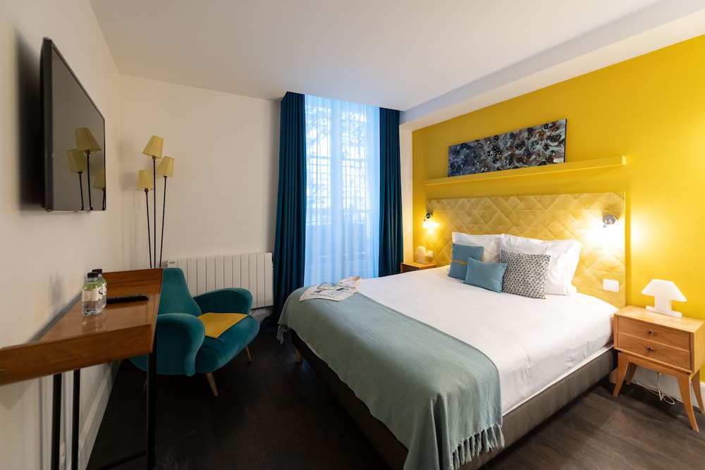 SUPERIOR, DOUBLE BED