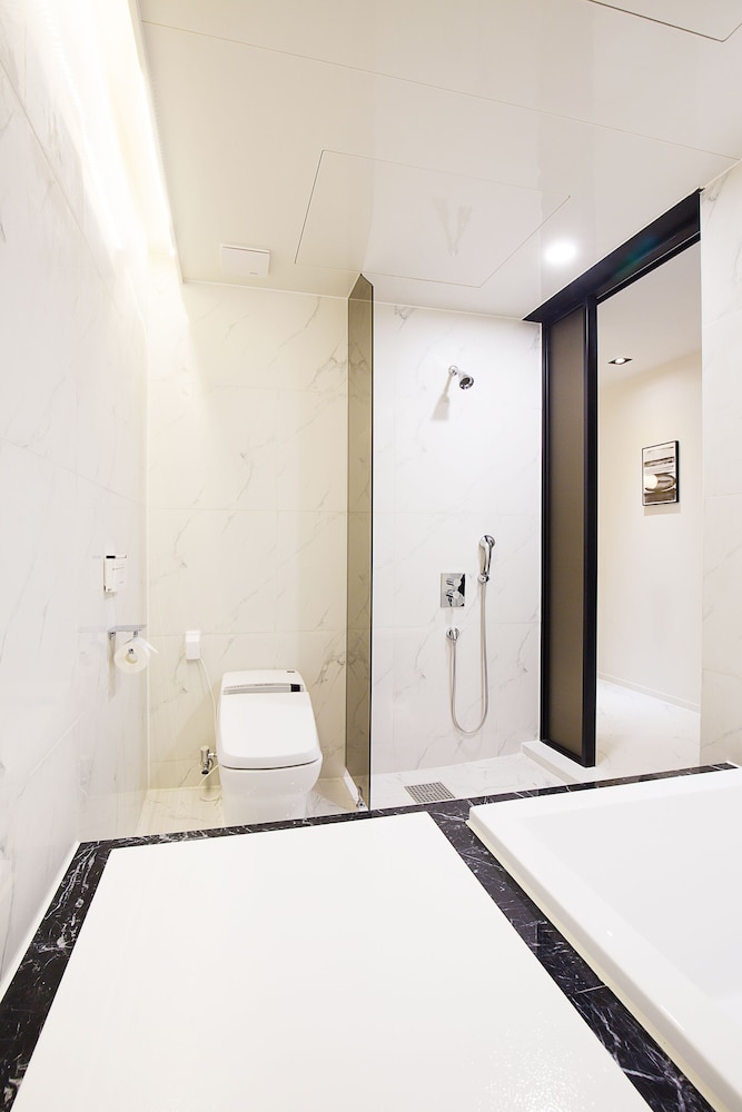 Brown Dot Hotel Business Busan Station 65/70