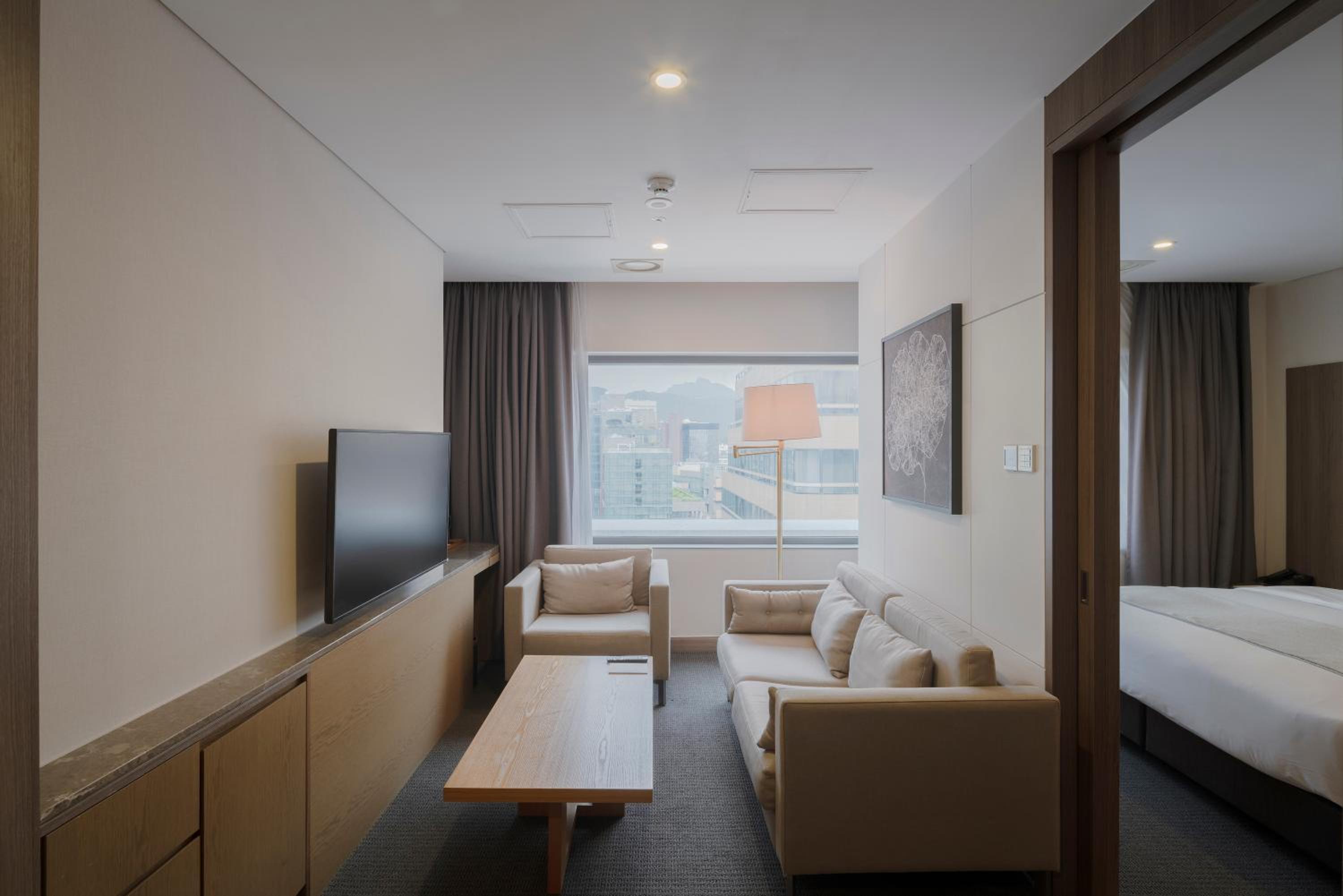 Junior Suite, Queen Bed