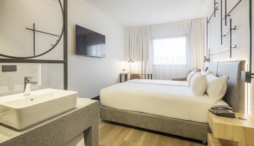 Hotel Ilunion San Mames 62/66