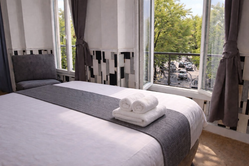 SUPERIOR, DOUBLE BED