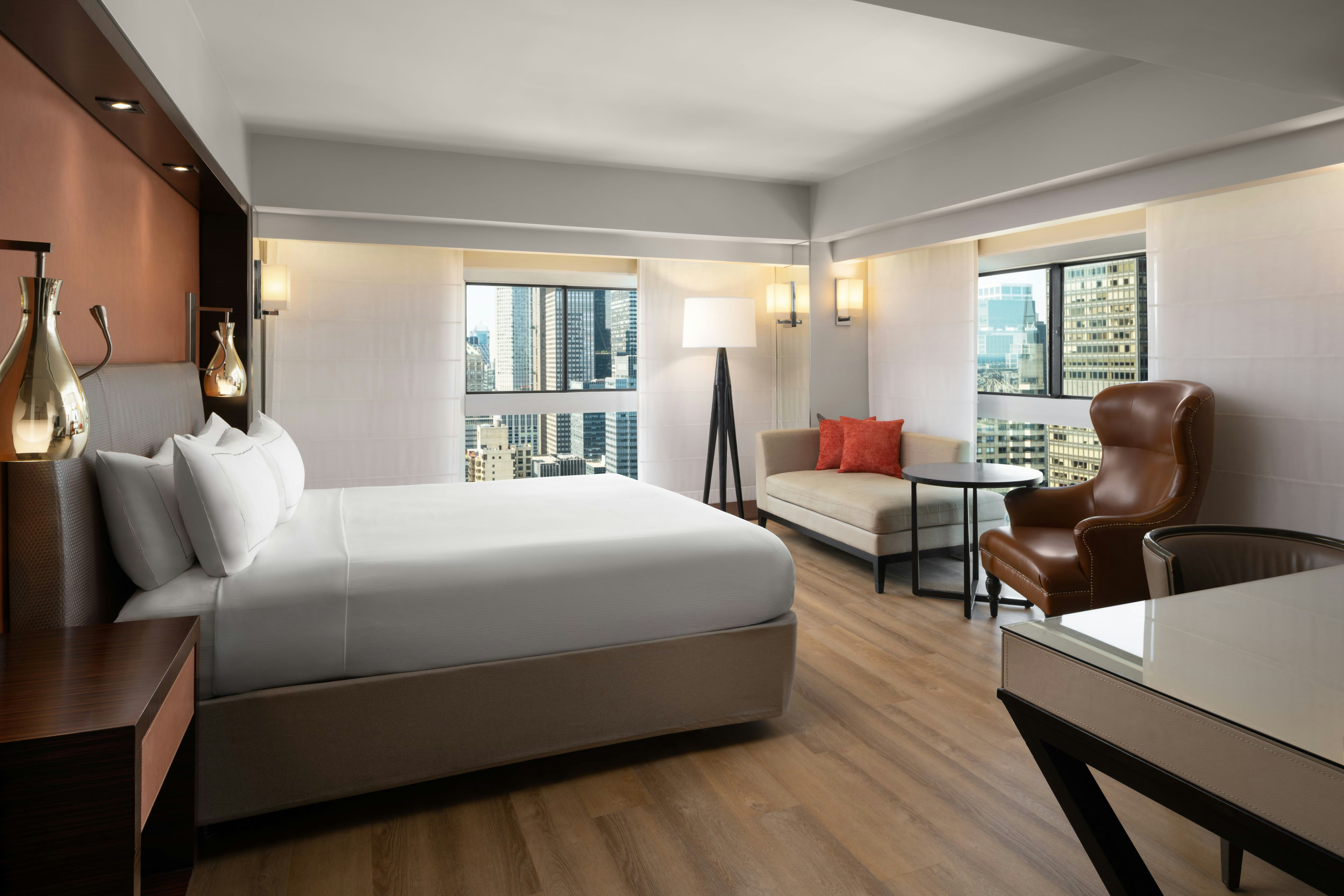 DELUXE, KING BED, CITY VIEW, CORNER