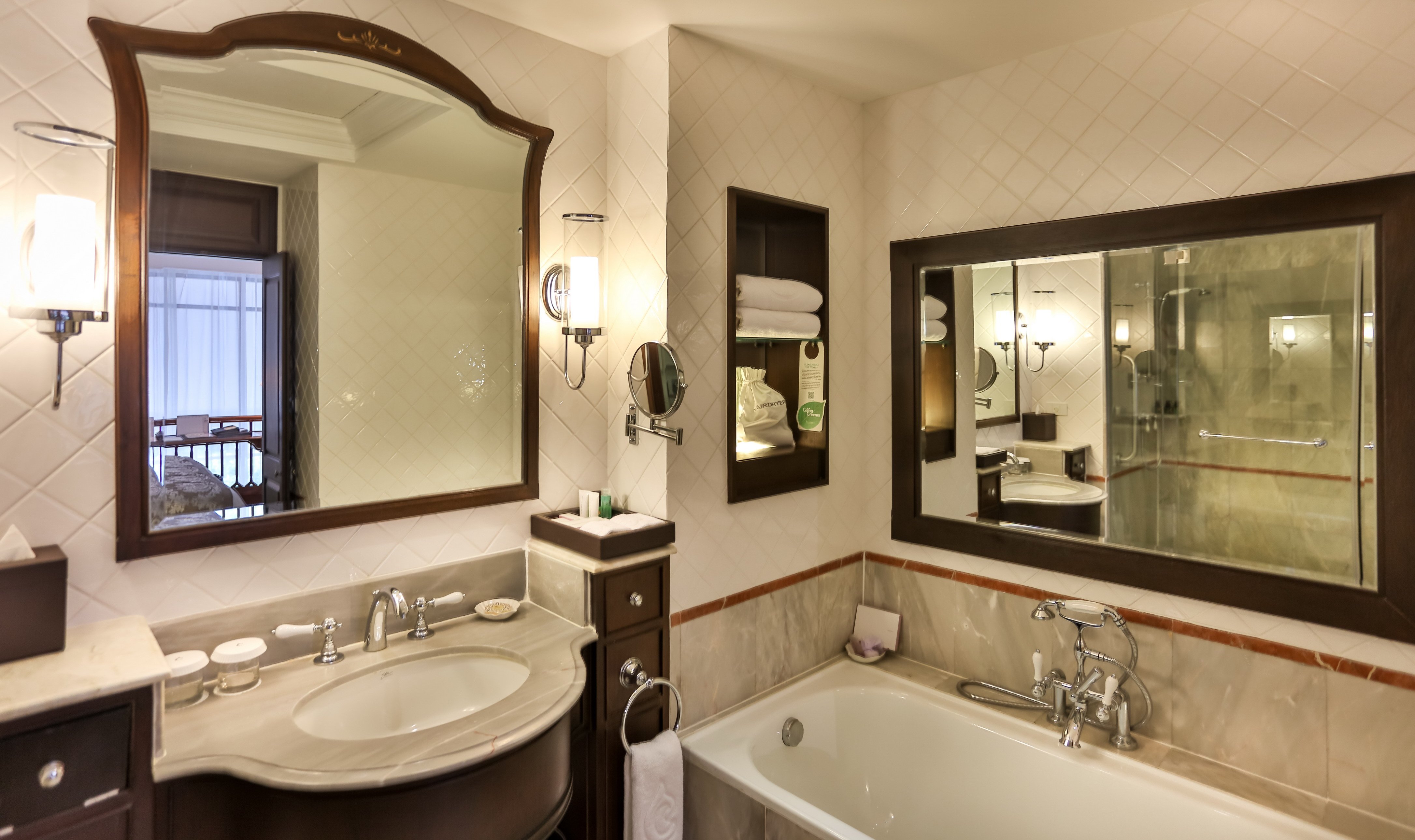 Centara Grand Beach Resort Hua Hin 80/81
