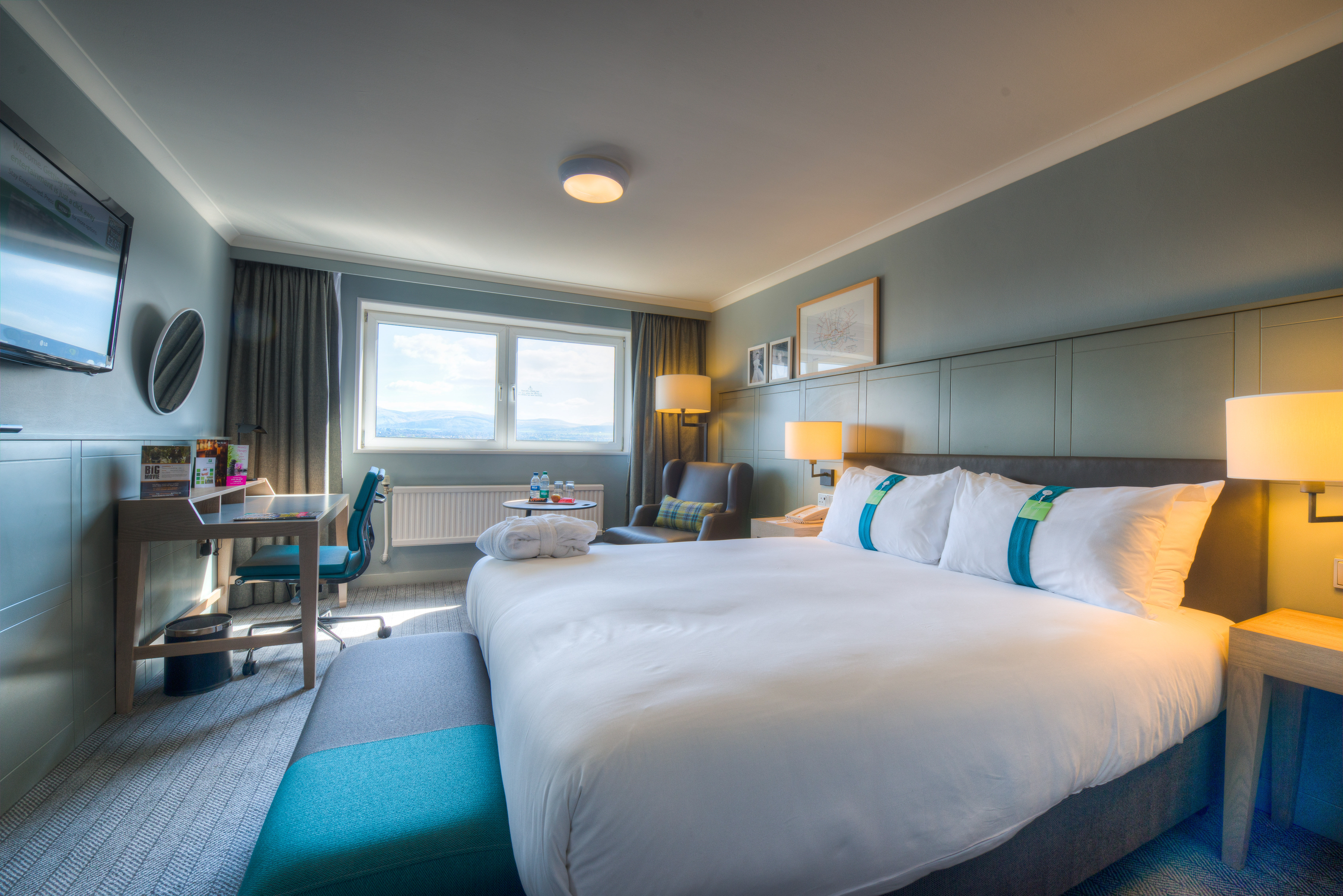 HOLIDAY INN EDINBURGH 14/80