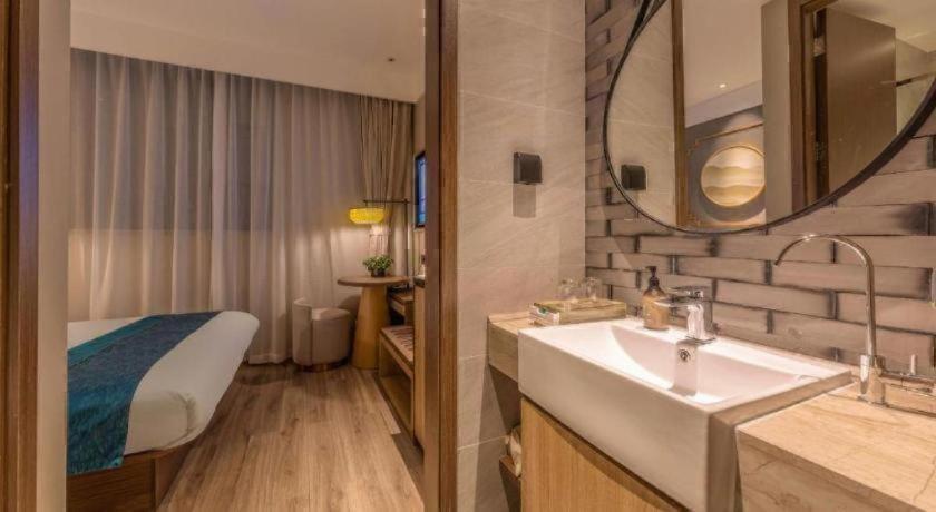 Fairyland Hotel (Kunming Spring City 66 Plaza ) 50/50