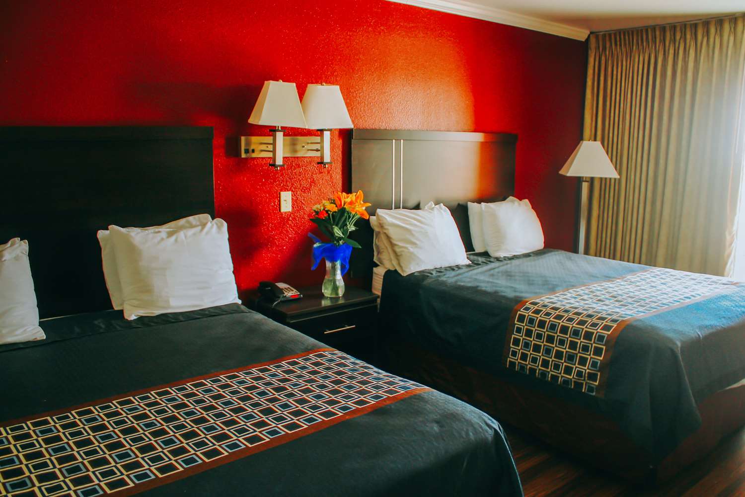غرفة بسريرين كوين، Rodeway Inn & Suites Lake Havasu City 5/6