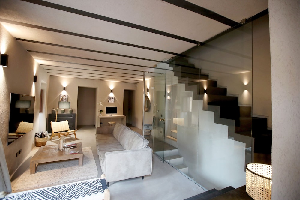 Casa Nostra Boutique Hotel 24/50