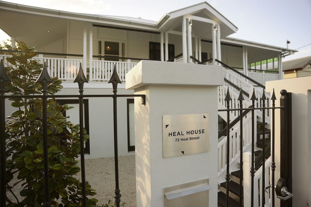 HEAL HOUSE 10/47