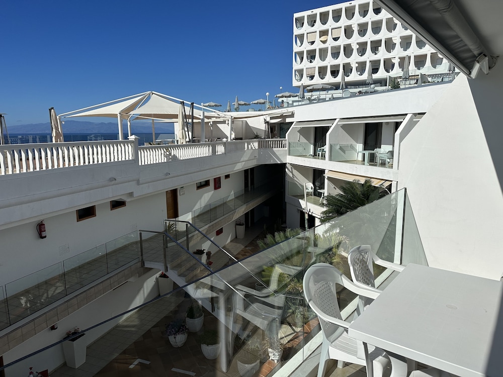 Perla Gris Aparthotel 2/68