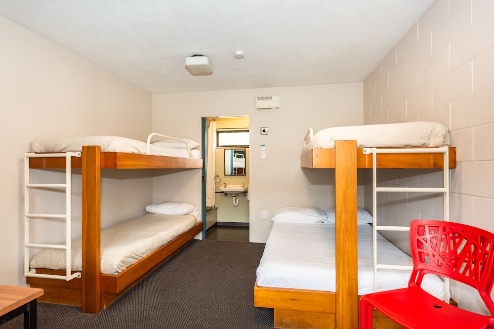 Tasman Holiday Parks - Christchurch 33/36