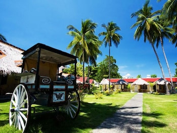 Whispering Palms Island Resort 37/40
