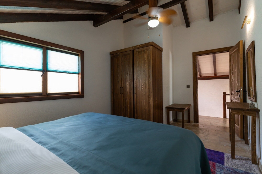 Marisstone Hotel Villa 12/50
