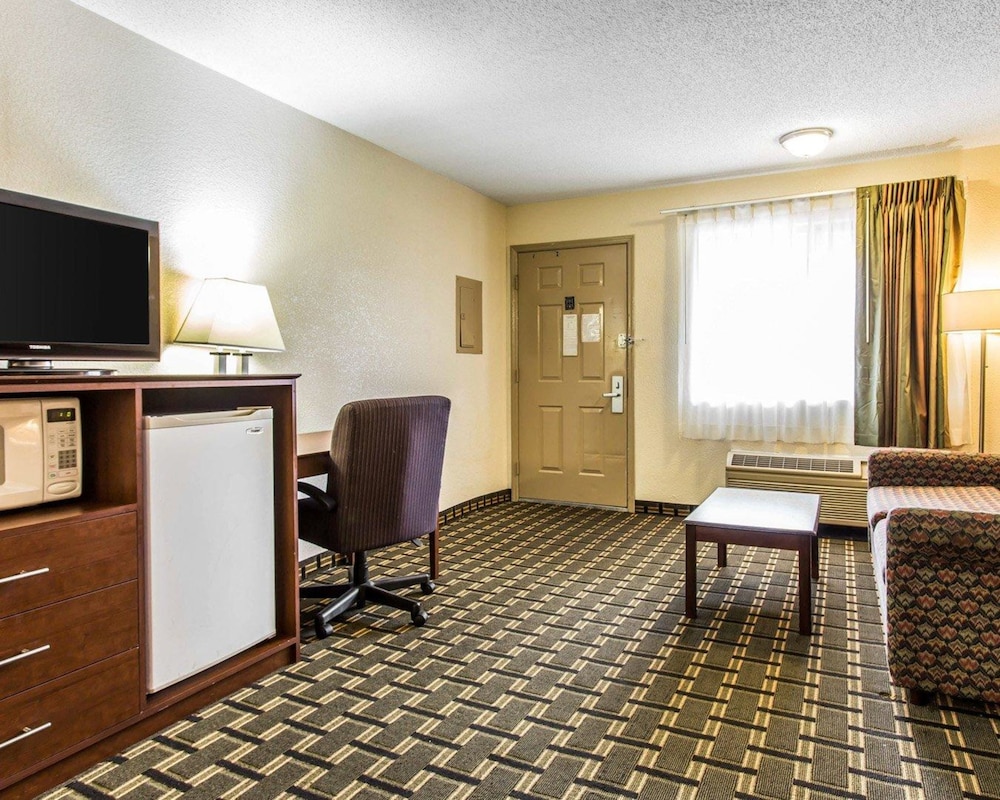 Quality Inn And Suites Southlake 45/49