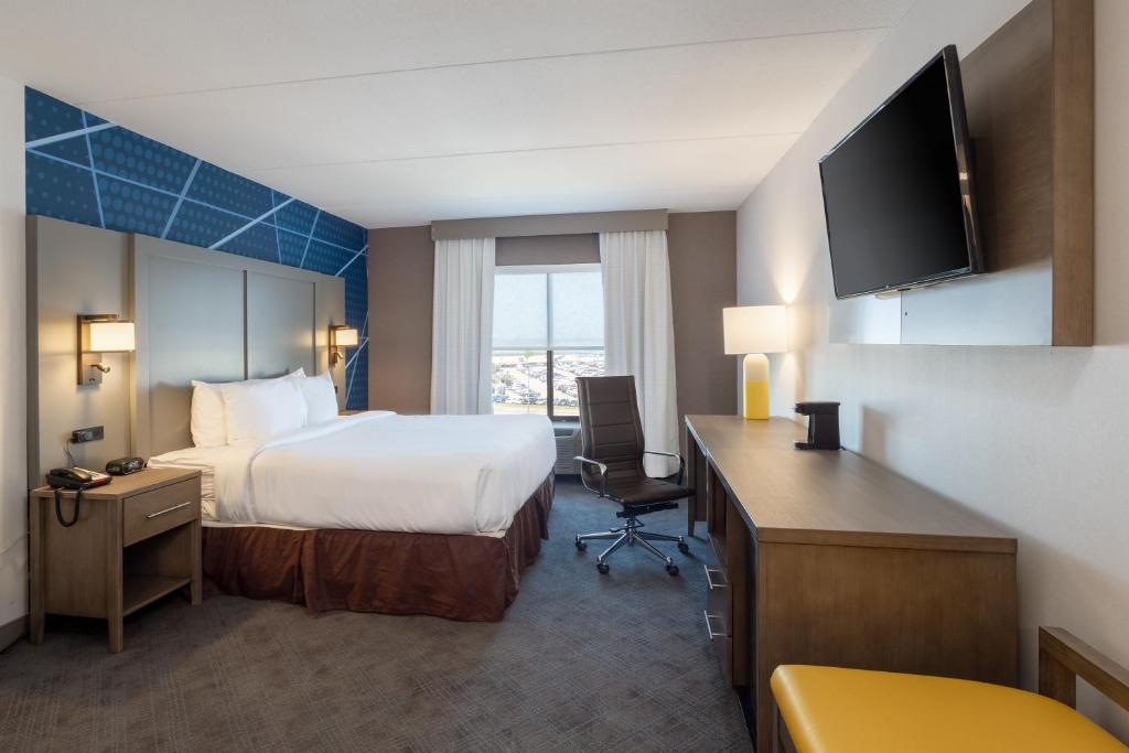 Comfort Inn & Suites Buffalo Airport 24/55