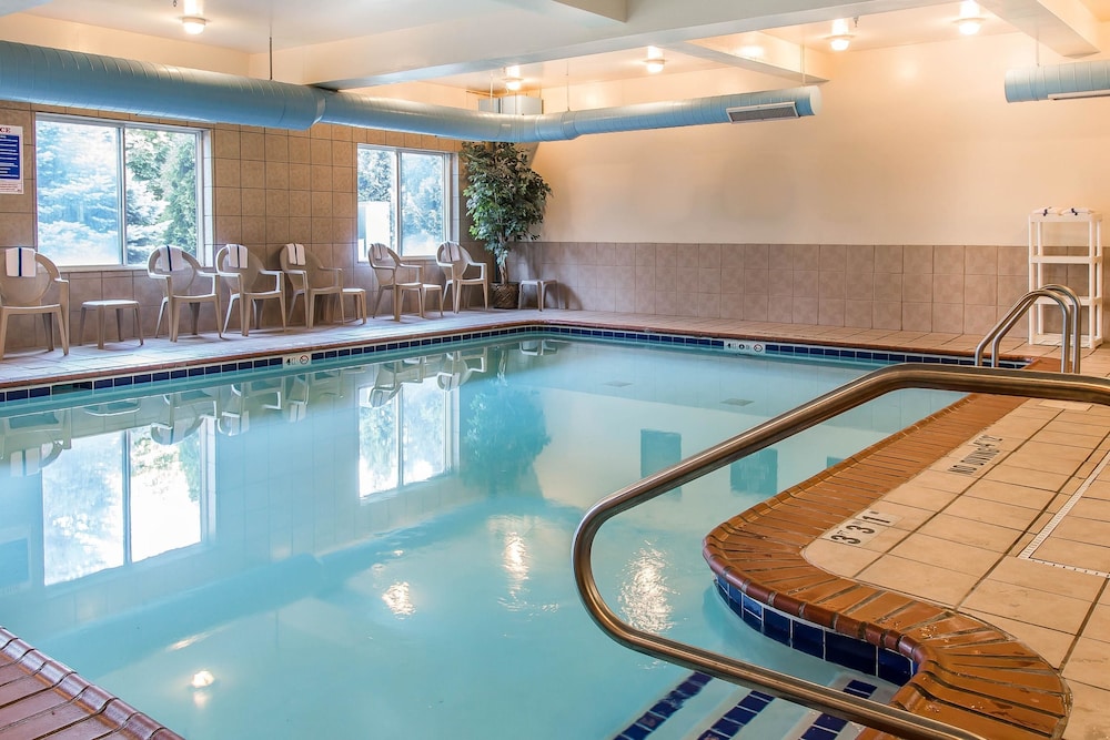 Comfort Suites Wixom - Novi 16/32